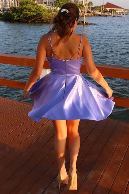 Lilac V-neck Short Simple Homecoming Dresses With Pocket