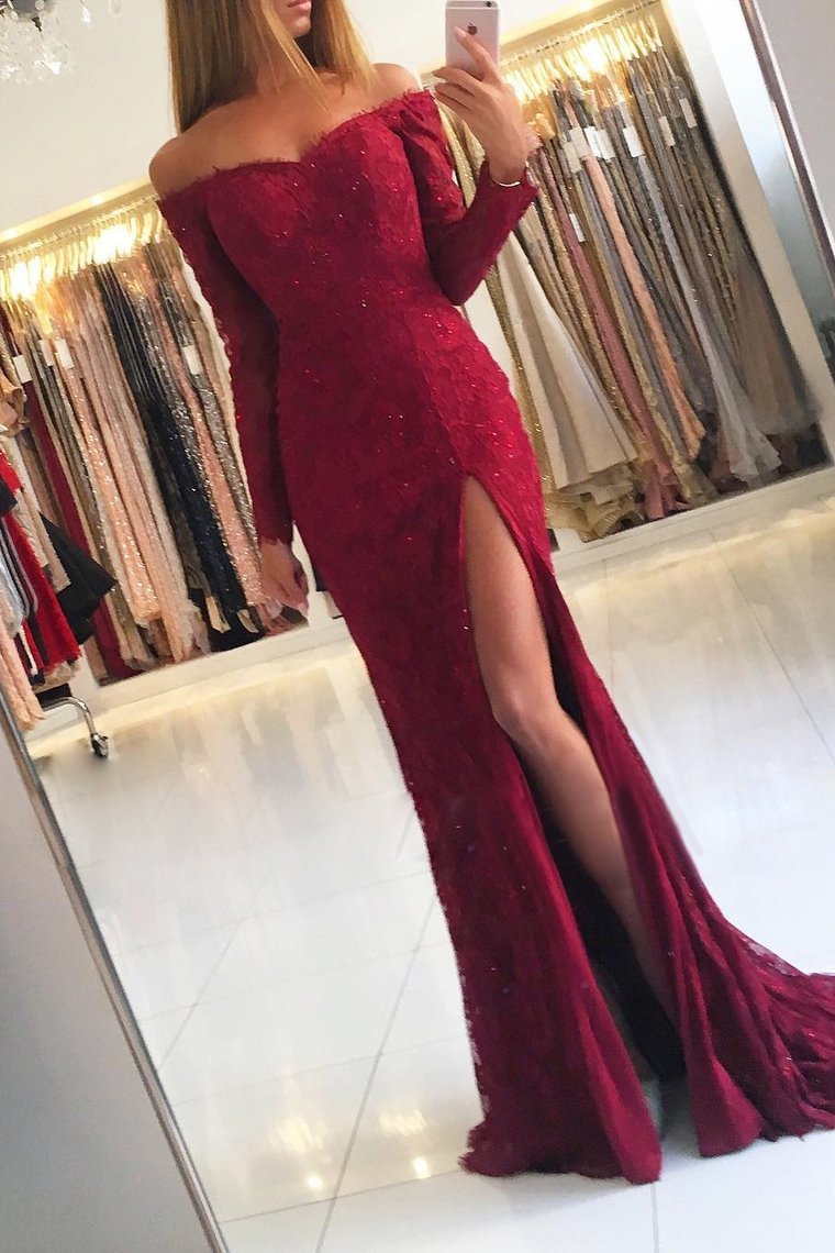 2021 Off The Shoulder Mermaid Long Sleeves Prom Dresses Lace With Slit Sweep Train